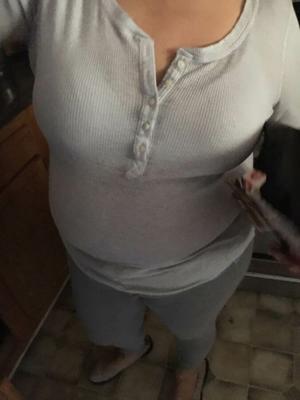 MILF latine mature espionne une maman adolescente