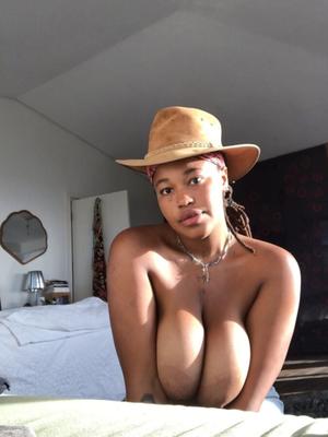 Zuri (Great Black Breasts)