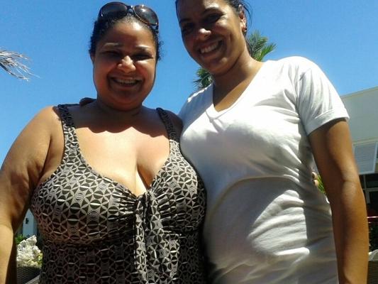 PEITUDA PRETA MILF THALIA