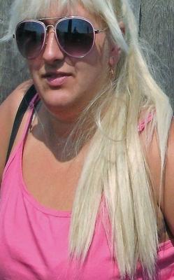 Junge blonde BBW