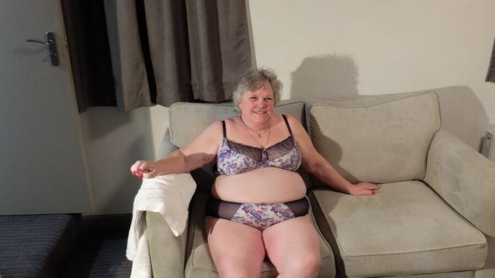 MamaBare fucked in a hotel