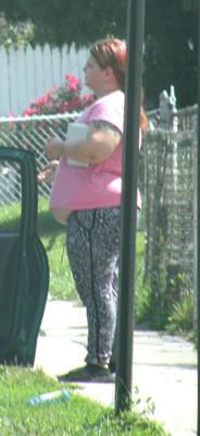 Super Ruiva SSBBW com Barriga Espreitando --- MACIO!