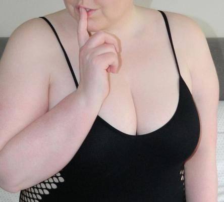 BBW Wife : Lingerie sexy et plaisir avec un gode