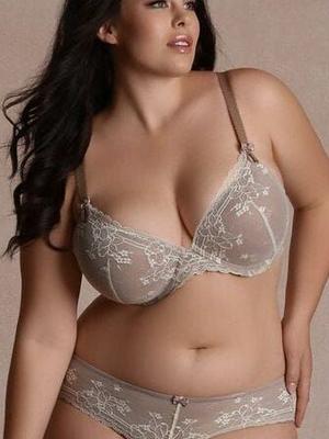 Plus Size Models - Georgia Pratt
