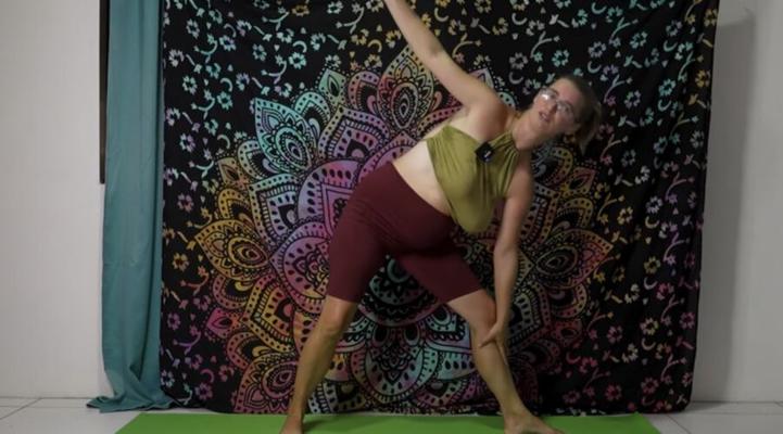 Milf de yoga con discapacidad auditiva