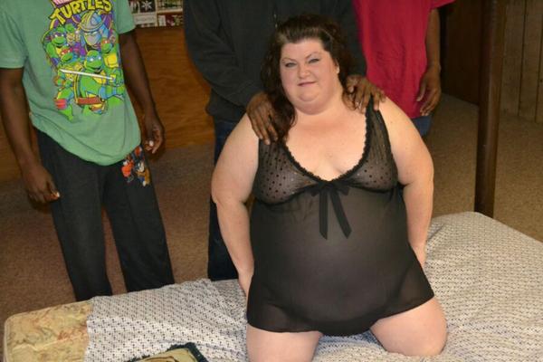 BBW Hotwife Kristy Alley et tous ses Detroit Bulls - Exposés