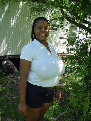 Roxshea - creme top
