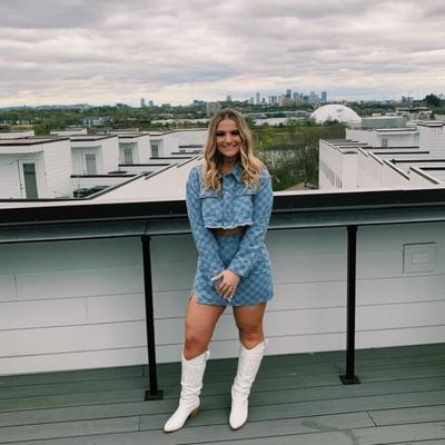 PAWG-Raquel
