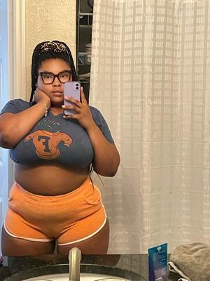 Amina (grandes tetas negras)