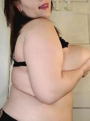 Cleveland ADORÁVEL LAYLA Chunky PEITOS ENORMES barriga gordinha VAGABUNDA QUENTE