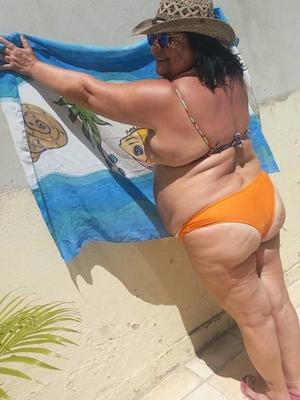 Mamie moche mais sexy en quelque sorte