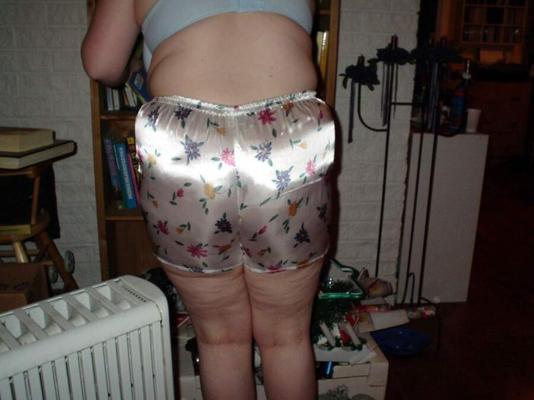 セクシーなぽっちゃり系素人妻が履いているパンティ。