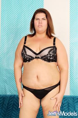 Mãe gordinha Danni Dawson