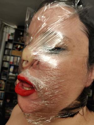 Diane H ist in ihrer wahren SlabMeat GutterCunt-Form vollständig entblößt