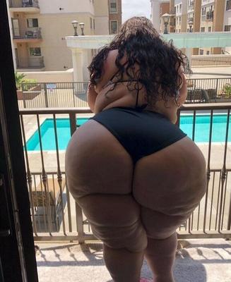 Enormes bolos de verão - para todos vocês, amantes de bundas enormes