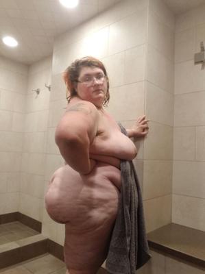Mulheres desconhecidas SBBW Luna é uma grande fatia de atum