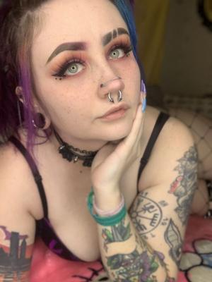Thick Goth Bitch ~ SceneGF