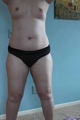 本物のPAWGの妻がパンティーを下ろし、整列のようなポーズをとる
