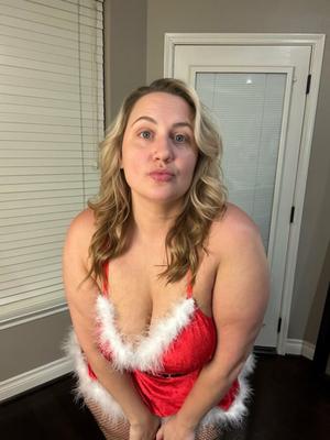 Hollie Berryyyy 巨大なお尻の美しさのタトゥーをしたブロンドの混合ホット写真
