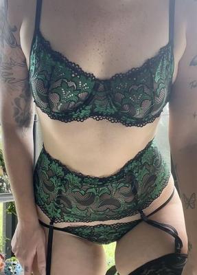 Grüne Dessous
