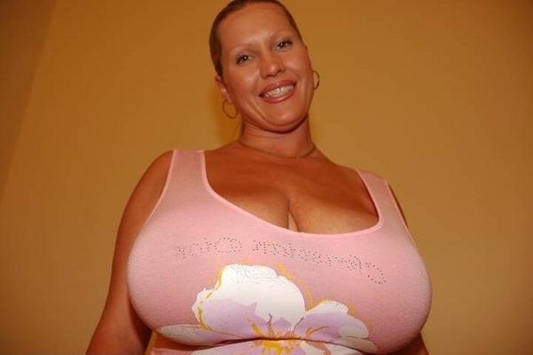 bbw - Laura Orsolya - Thicknbusty - regata rosa