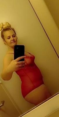 KY Niv Khloé