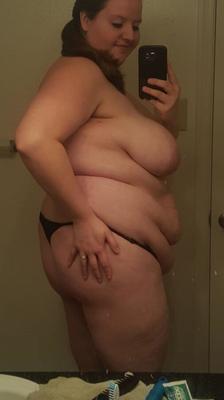 Joli selfshooter bbw avec de gros seins