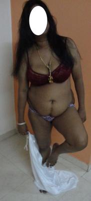 インドのおばさん - 乳首のぞき見ティーザー写真