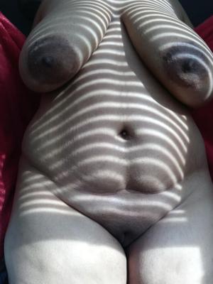 BBW Indien Seins Saggy Énorme Aréole