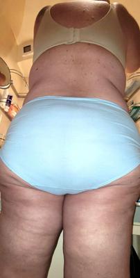 Bunda gorda de calcinha. 