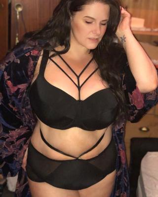 Chicas grandes en lencería sexy