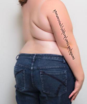 Claire strip-tease