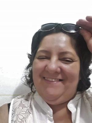 Vera mollige Schwägerin von Angesicht zu Angesicht zum Abspritzen