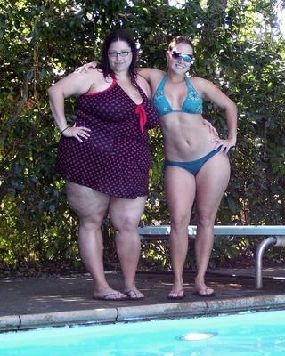 Chicas gordas con amigos delgados