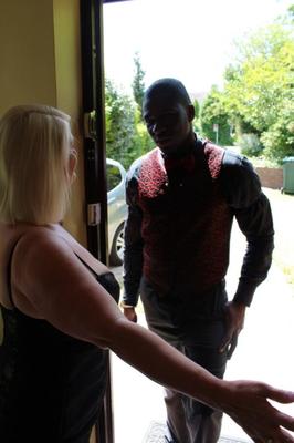 Peituda vovó BBW Lacey adora BBC [vovó adora preto]
