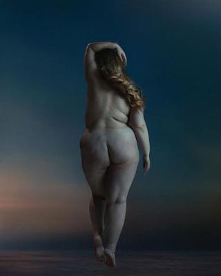 romycurvy finalmente posa nua