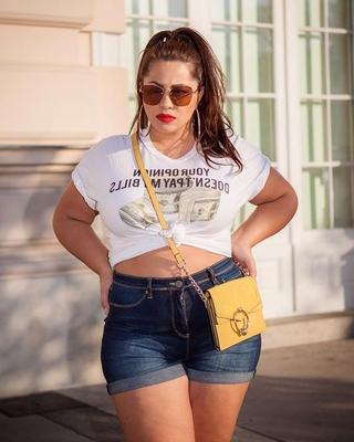 Costina Munteanu Sexy rumänisches Plus-Size-Model gemischte heiße Fotos