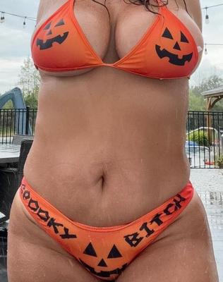 ホットな巨乳ぽっちゃり系熟女