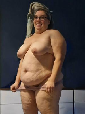 幅広の女性