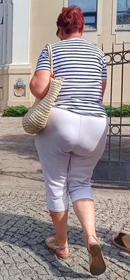 PAWG gilf PL 素晴らしい巨大な成熟したお尻と細い娘 1