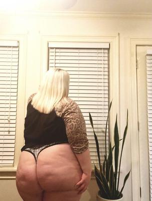 Reddit SSBBW SendMePicsOfYourDogg mit riesigem Arsch