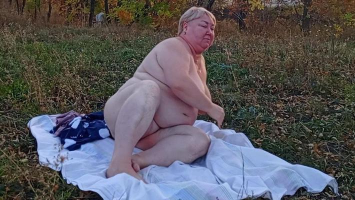 Толстая старушка с красивыми сиськами и вкусной пиздой