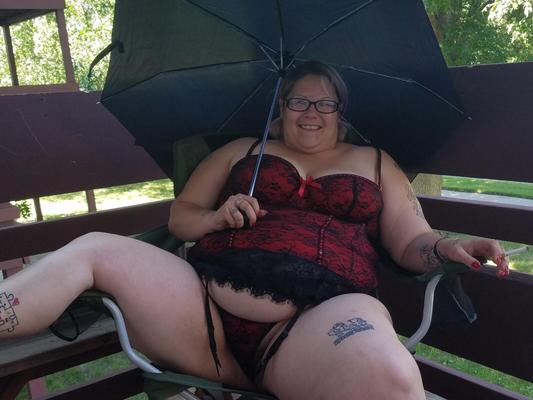 bbw braat poppyjayは外がセクシーです