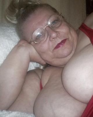 Любительские большие сиськи бабушка BBW