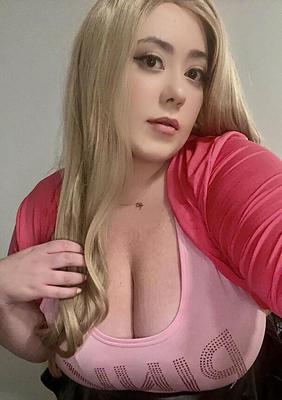 Zoey巨大なお尻ビッグおっぱいセクシーなBBWガールとメガネミックスショット