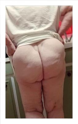 おばあちゃんの大きなお尻をタップするのか、それとも叩きますか？