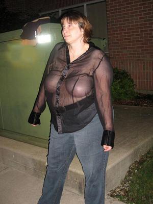 大きなおっぱいのBBW MILF