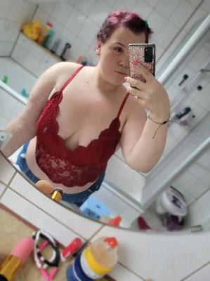 セクシーなBBWの女アリシア