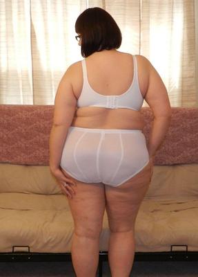 ショートヘアのセクシーなBBW