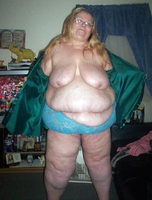 BBW GRANNY LINDA DOUBLE BELLY QUEEN